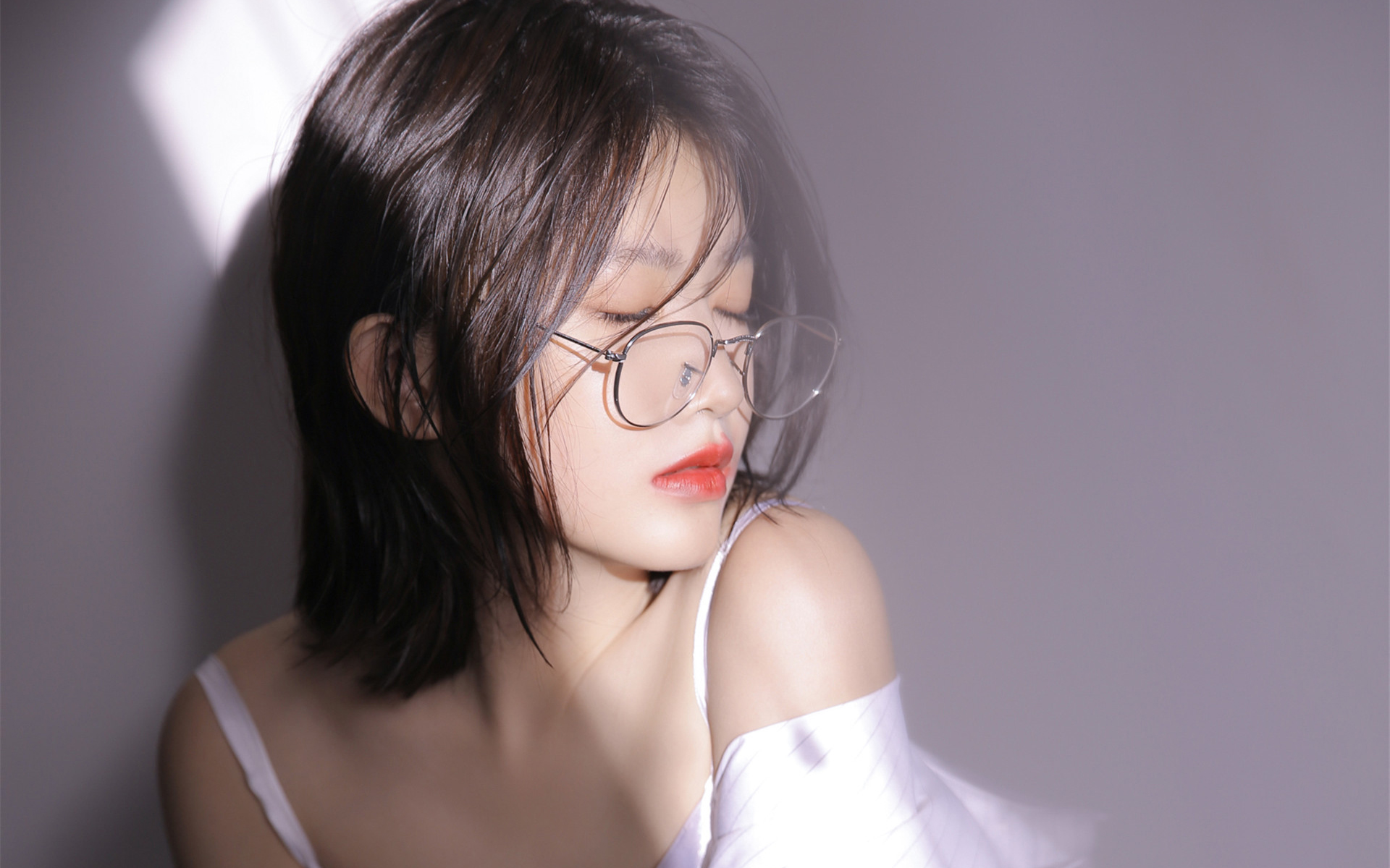 性感氧气美女私房写真图片壁纸